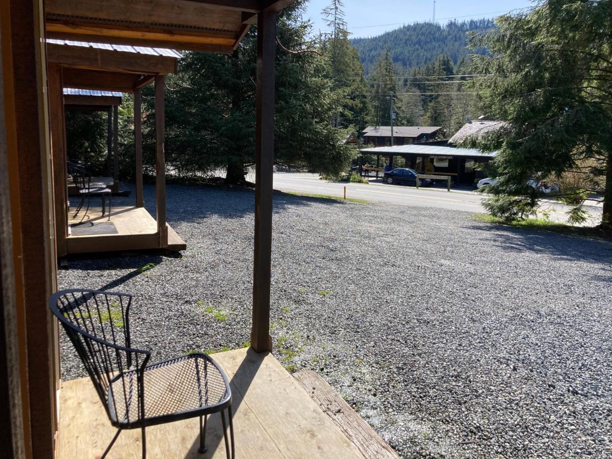 The Hiker Huts Hotel Port Renfrew Exterior photo