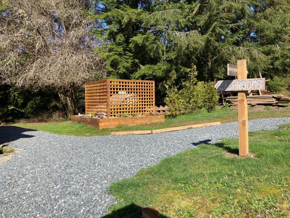 The Hiker Huts Hotel Port Renfrew Exterior photo